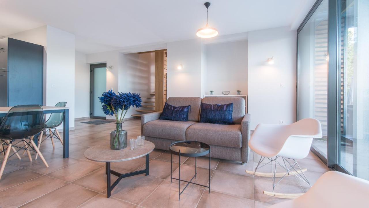 Appartement Plein Soleil avec Jacuzzi Privatif et parking privé à Sarlat Extérieur photo