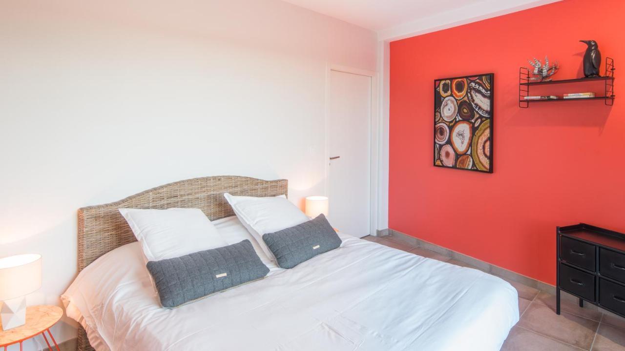 Appartement Plein Soleil avec Jacuzzi Privatif et parking privé à Sarlat Extérieur photo